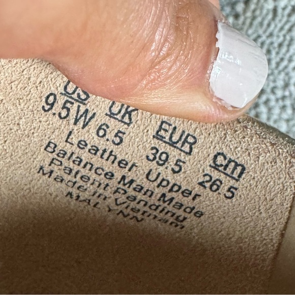 Naturalizer Malynn gold pointed Toe Pumps leather slip on low block heel 9.5 W - Picture 12 of 14